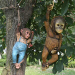 Monkey Chimp Hanging Rope Garden Ornament Outdoor Statue Sculpture Resin Decor - Image 4