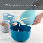 4 Piece Nesting Plastic Mixing Bowl Set with Pour Spouts and Handles, Blue - Image 3