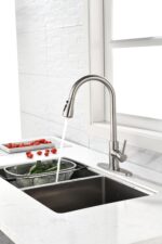 Kitchen Faucets with Pull Down Sprayer Commercial Stainless Steel Single Handle Single Hole Kitchen Sink Faucet - Image 5
