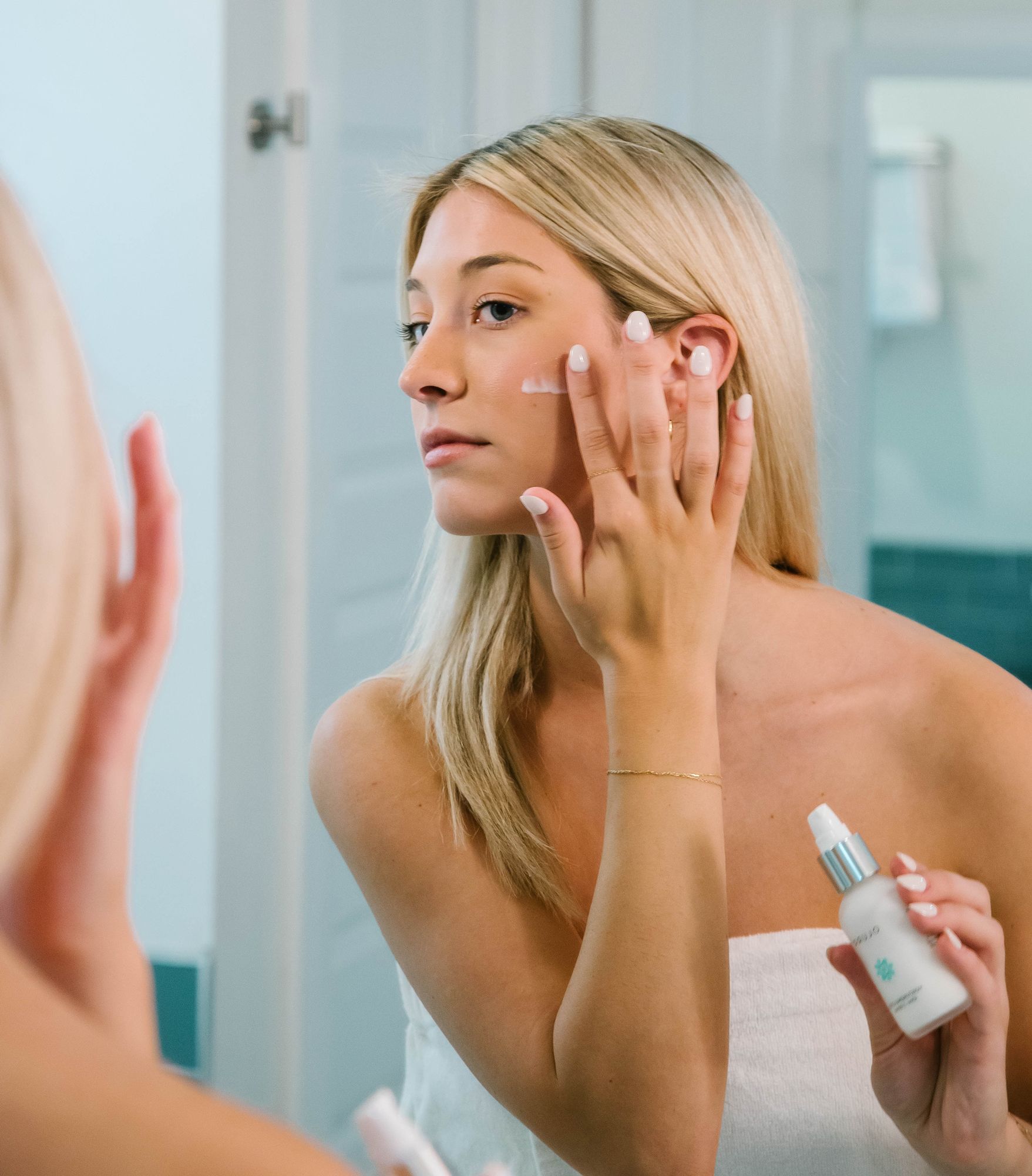 d0102h7fyz2.jpg Glow & Sculpt Treatment Serum customized with Concentrated Boosters - Image 1