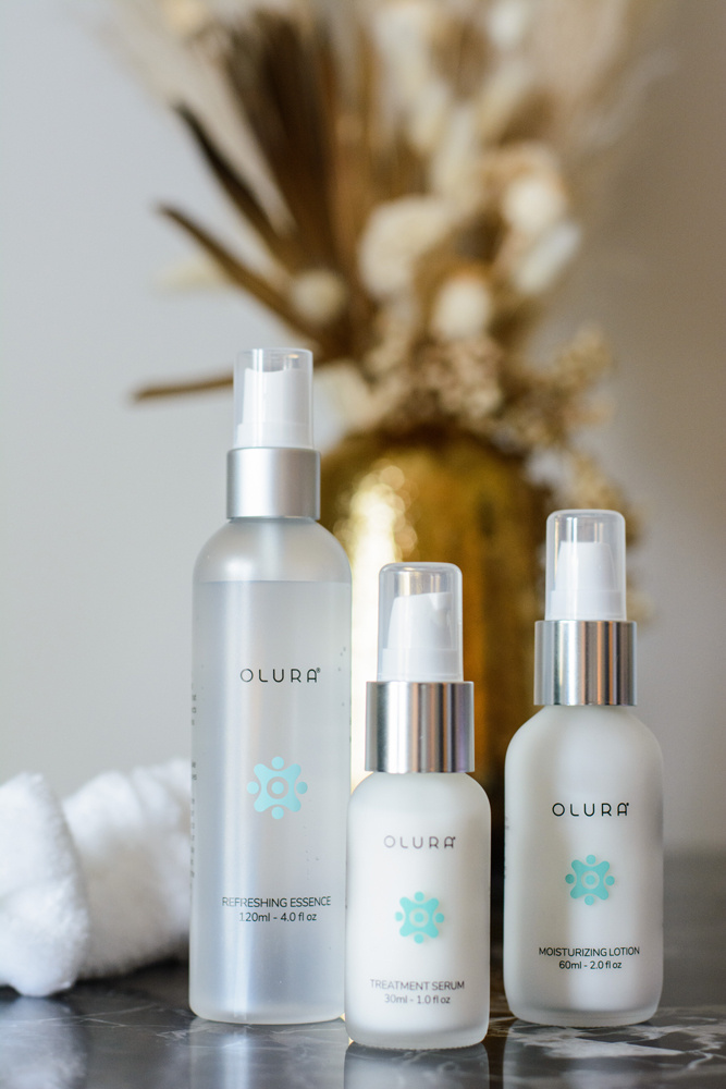 d0102h7fzbj.jpg Olura Glow & Sculpt Facial Kit - Image 1