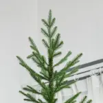 HOMCOM 9 Ft Artificial Christmas Tree, Pine Hinged Christmas Tree with 1939 Realistic Branches, Steel Base, Auto Open, Green - Image 8