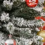 HOMCOM 9ft Flocked Christmas Tree, Slim Unlit Pine Hinged PVC Xmas Tree with Realistic Branches and 1014 Tips, Green - Image 8