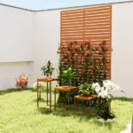 Outsunny Decorative Privacy Fence Screen, Metal Outdoor Privacy Screen Climbing Plant Trellis with Stand, 78" H x 48" W, Brown - Image 8