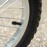 Aosom kids Scooter, Kick Scooter with Adjustable Handlebars, Double Brakes, Inflatable Rubber Tires, Basket, Cupholder, Mudguard, Pink - Image 9