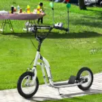 Aosom Kids Scooter Youth Scooter for 5+ with Dual Brakes, 12-Inch Inflatable Wheels, Outdoor Ride-On Toy, White - Image 10