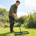 Outsunny Lawn Leveling Rake, 30" x 10" Heavy-Duty Yard Leveling Rake with 66.5" Handle for Backyard, Golf Course - Image 8