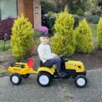 Aosom Pedal Go Kart for Kids, Ride-On Tractor with Back Trailer, Shovel and Rake, Fun Yellow, for 3+ Years - Image 8