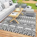 Outsunny Reversible Outdoor Rug, Waterproof Plastic Straw with Carry Bag, 6' x 9', Black and White Geometric Wall - Image 10