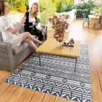 Outsunny Reversible Outdoor Rug, Waterproof Plastic Straw with Carry Bag, 6 ft x 9 ft, Blue and White Geometric - Image 9