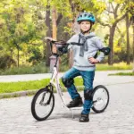 Aosom Toddler Scooter, White, Adjustable Handlebar, Kick Scooter for Kids 5+, Dual Brakes, Inflatable Wheels - Image 2
