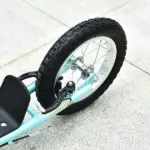 Aosom Youth Scooter Blue with Front Rear Caliper Dual Brakes 12-Inch Inflatable Wheel for Ages 5+ - Image 10